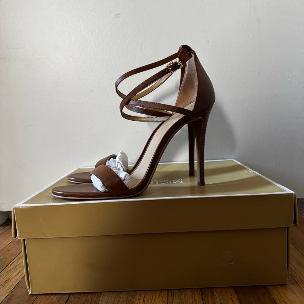 Michael Kors Antonia Leather Sandal Pumps - Picture 4 of 9
